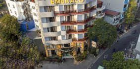 Chính chủ bán khách sạn mới xây 6 tầng thị trấn Cát Bà , diện tích 400m2