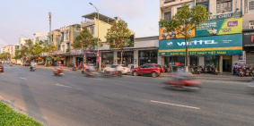 CẦN CHO THUÊ NHÀ : nguyên căn mặt tiền đường Điện Biên Phủ (563-561)