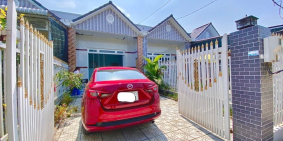 NHÀ QUỚI SƠN ĐƯỜNG Ô TÔ ĐẬU TRONG SÂN LIỀN KỀ KCN GIAO LONG