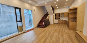 Bán nhà trung tâm quận long biên - gara oto - mặt ngõ thoáng rộng