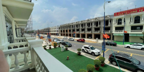 Bán nhà phố mặt tiền đường 25m trong khu đô thị thương mại Thăng Long 2 giá 3TY2