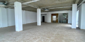 Cho thuê gấp tầng 2 đầu ve  sàn 210m2 tại Nguyễn Du cạnh Vincome Thanh Hoá