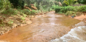 Đất xào ngợp giá tốt nhất thị trường. Giáp suối thiên nhiên. Gia chỉ 285 triệu