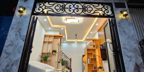 Nhà mới đẹp, vuông vức, nội thất đẹp, khu dân trí