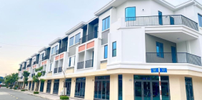 Nhà Phố 1 Trệt 2 Lầu nằm trong KDC Bình Chuẩn Thuận An Bình Dương.