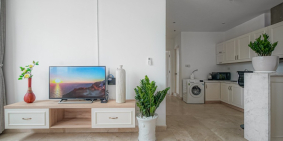 Định cư cần bán căn hộ 3 PN tòa nhà 3 mặt tiền The One SG Quận 1