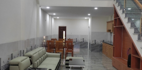 bán nhà ngay UBND Tân Hiệp Tân Uyên Bình Dương. còn thương lượng  chính chủ.