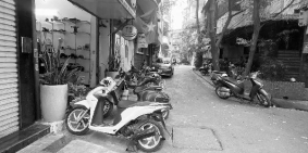 NHÀ CÓ MA! Giữa Đống Đa, ngay ngã 3, xe ô tô qua, RẺ 1/3