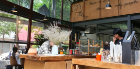 Siêu phẩm! Bán nhà MT Nguyễn Xí đoạn cực sung (7x22m), 7 tầng tiện kinh doanh.