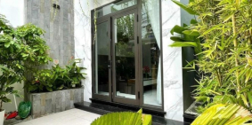 vị trí nhà đẹp thuận tiện cho việc kinh doanh mua bán trường học