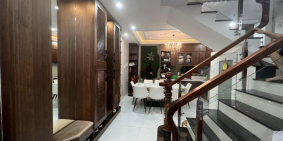 BÁN GẤP NHÀ 4 TẦNG ĐƯỜNG NGUYỄN THỊ THẬP, RỘNG GẦN 5M BỀ THẾ CHỈ 7 TỶ