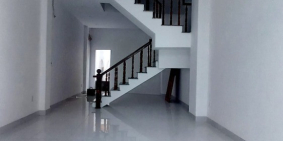 Gần Phú Mỹ Hưng, Quận 7. Trệt 3 lầu. 5m x 12m. Nhà đẹp. Sổ HR. Chỉ 5.3 tỉ.