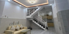 Nhà mới 3 tầng ô tô đỗ cửa, cạnh Mobil T Nguyễn Sơn, 4.2 tỷ