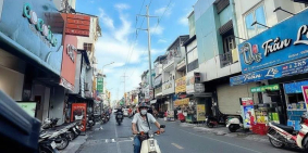 Nhà mặt tiền kinh doanh, Phường 4, Quận 3, 3 tầng, 2 PN, đang cho thuê 20tr giá