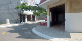 Nhà 1 trệt 1 lầu xây sẳn hoàn công đường đẹp vỉa hè rộng Bình Chuẩn