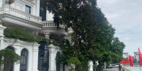 Bán đất tặng nhà-View Hồ Bồ Đề, Long Biên tuyệt đẹp-93m2 vỉa hè kinh doanh 9 tỷ.