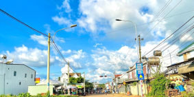 Bán lô đất đấu giá đối diện chợ Phú Lộc, Krông Năng, chỉ 5 triệu/m2.