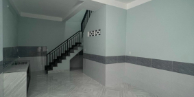 Cho thuê nhanh nhà 1 trệt 1 lầu hẻm thông xe hơi, Đối diện Quảng Trường Tỉnh