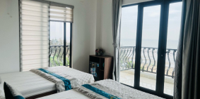 Bán Khách sạn mặt đường Hồ Xuân Hương ngay trung tâm Bãi C