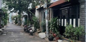 Nhà 3 tầng HXH 5m Gần Đầm Sen Nguyễn Văn Yến Tân Phú nhà có ban công mua về ở ng