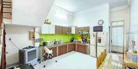 Bán Gấp Nhà 1 trệt 2 lầu hoàn công xây dựng ngay kdc Đinh Thuận