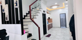 Nhà mới 3 tầng còn mùi sơn Chiến Lược Bình Trị Đông Bình Tân 4 ngủ, 3wc ban công