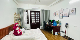 Bán nhà Cầu Giấy. Dt 39m, 5T, Mt 4,5m, 6.8Tỷ. Gaza 7 chỗ, ngõ thông, dân xây đẹp