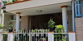 678Nhà Chỉ : 6 triệu / tháng

CHO THUÊ NHÀ 3 PHÒNG NGỦ . HẺM HÙNG VƯƠNG -