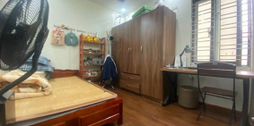 Bán nhà 3.5 tầng mặt phố Nguyễn Hữu Cầu, ph Ngọc Châu, TP HD, 4 phòng, mt 4m, KD