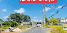 ĐỐI DIỆN TRUNG TÂM HÀNH CHÍNH MẶT TIỀN KÌNH DOANH LÊ THÁNH TÔNG TT ĐẤT ĐỎ KHU DÂ