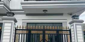 cần bán nhà 2 tỷ 4. 1 trệt 2 lầu 4 PN 3WC. sổ hồng riêng. ngân hàng hỗ trợ vay