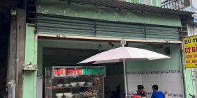 NHÀ LẦU 85M2 ĐANG CHO THUÊ BÁN ĂN 5,5TR/THÁNG SAU LƯNG CHỢ đường TRỊNH NHƯ KHUÊ.