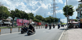 Khách sạn Karaoke 6 lầu gần Phạm Văn Đồng ngang 15.5m 310m2 33PN TN 225tr 80 tỷ