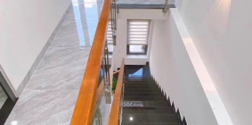 bán nhà trả nợ gần chợ 5m50 x20m trả trước 500tr nhận nhà