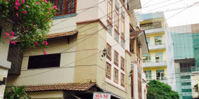 Bán Nhà GÓC 2 Mặt Hẻm đường Hoàng Dư Khương,Q.10,DT:54mx18m,KC: 5 lầu,,Giá:180