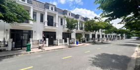 2 Tỷ 400 Nhà Phố Bình Chuẩn cực ký đông dân. Thuận tiện làm ăn kinh doanh