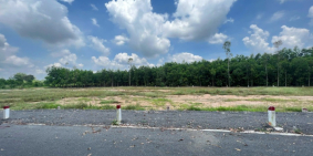 chủ kẹt tiền kinh doanh cần bán gấp lô mặt tiền KCN Đất Đỏ giá tốt để đầu tư