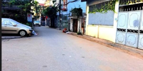 GIÁ ĐẦU TƯ _ MẢNH ĐẤT VÀNG _ Ô TÔ ĐỖ CỬA. _ TT LONG BIÊN _ NGÔ GIA TỰ .