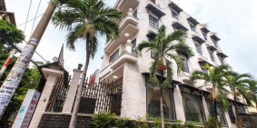 KHÁCH SẠN 14 PHÒNG-GIÁP BÌNH THẠNH-ĐANG KINH DOANH ĐỈNH-DOANH THU 130 TR/THÁNG