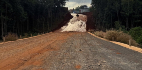 bán 152m mt duong lk4 cách dt759 270m