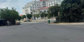 BÁN NỀN MT ĐƯỜNG LÊ TRỌNG TẤN ,TRỤC CHÍNH VÀO KDC NAM LONG 2