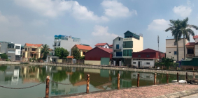 Anh trai cần bán gấp 100m đất đấu giá Cự Khối view trực diện hồ hiện hữu giá chỉ