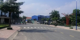 Bán nhà giá ngộp 799tr sang sổ ngay căn nhà sát ngay mặt tiền đường DT743