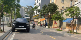 Bán nhà 3 tầng lô góc khu tái định cư X6 Thạch Bàn, cách đường Cổ Linh 10m