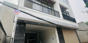 Bán nhà 5 tầng 1 tum thang máy lô góc ngõ 355 Bát Khối, làng Nhà, cách Aeonmall
