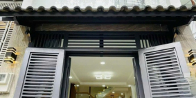 Cần tiền bán gấp căn nhà đường Hồng Bàng, Quận 5. Giá chỉ 2tỷ990 Hẻm xe hơi.