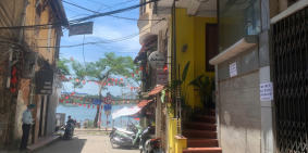 Cho thuê mặt bằng ngay cạnh hồ Trúc Bạch, Ba Đình, khu vực đông khách nước ngoài