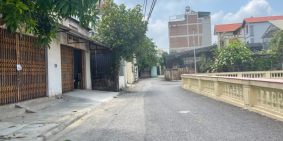 Anh trai bán 150m2 đất full thổ cư gần hồ trung tâm Đông Dư, mặt tiền: 9m đường