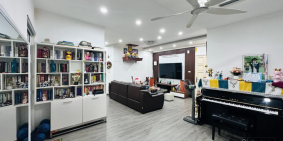 Cần bán gấp siêu phẩm chung cư Cầu Giấy 113m2, 3 ngủ, 2 lô gia, full nội thất