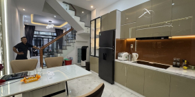 TT Quận 10-4 tầng 5PN mới đẹp giá chỉ 10.x tỷ.